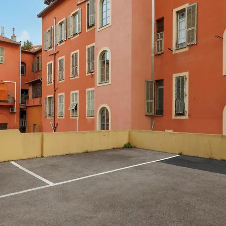 Renting - Philibert - Elegant Spacious Quiet Near The Port Free Parking *