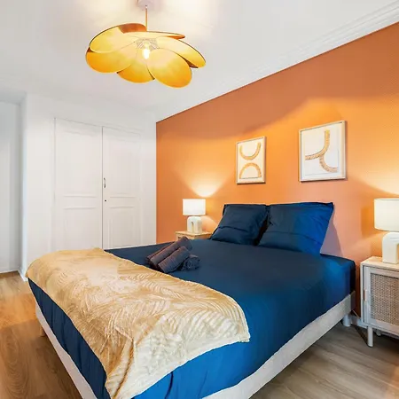 Renting - Philibert - Elegant Spacious Quiet Near The Port Free Parking Apartment *